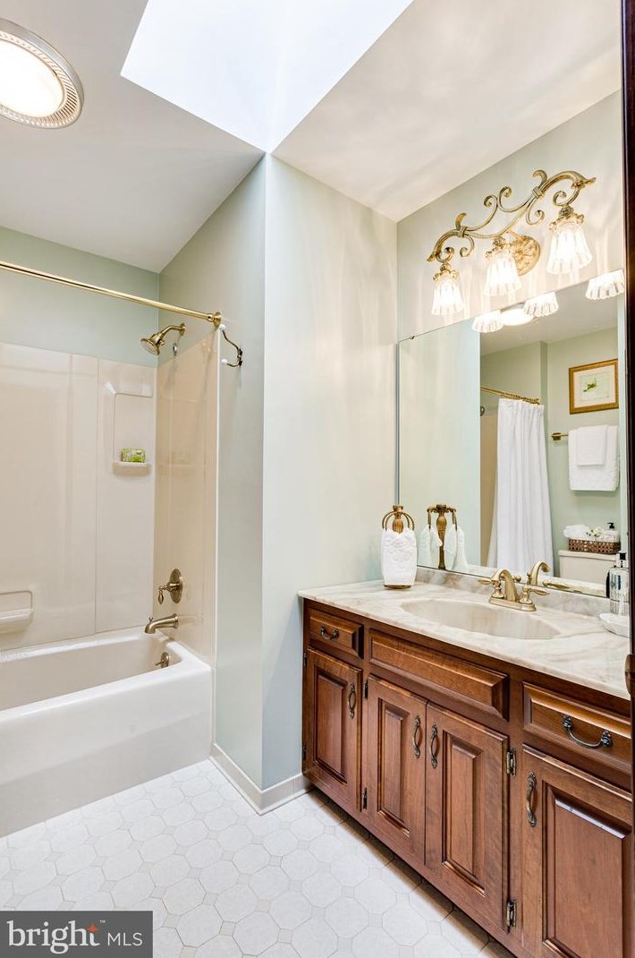 5089 Fleming Rd, Mount Airy MD 21771-8710 exterior