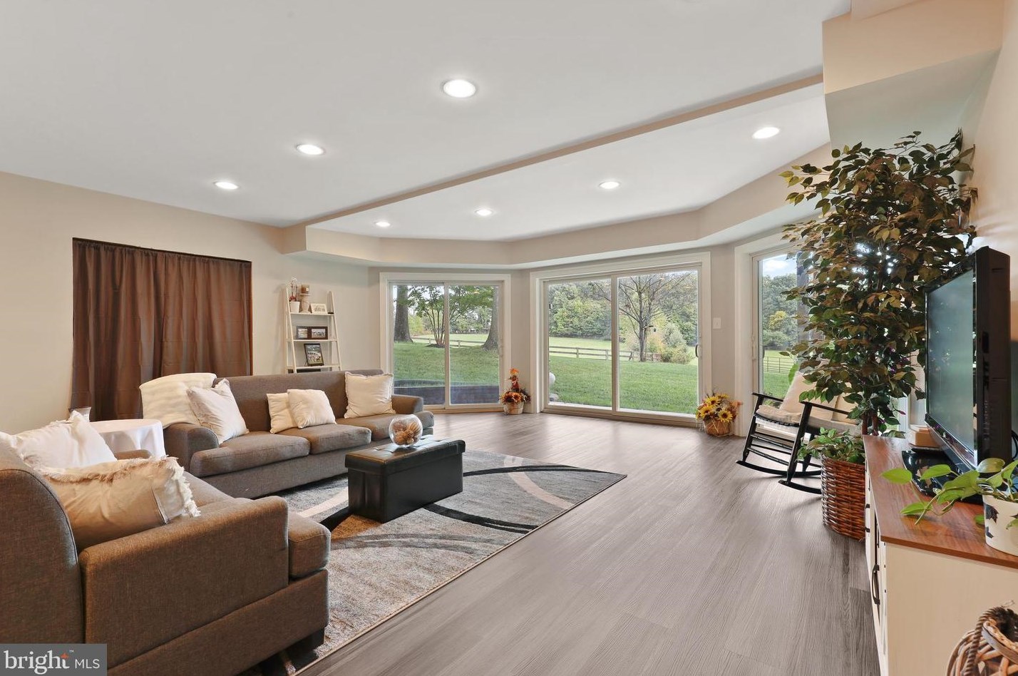 5710 Cabbage Spring Rd, Mount Airy MD  21771-8012 exterior