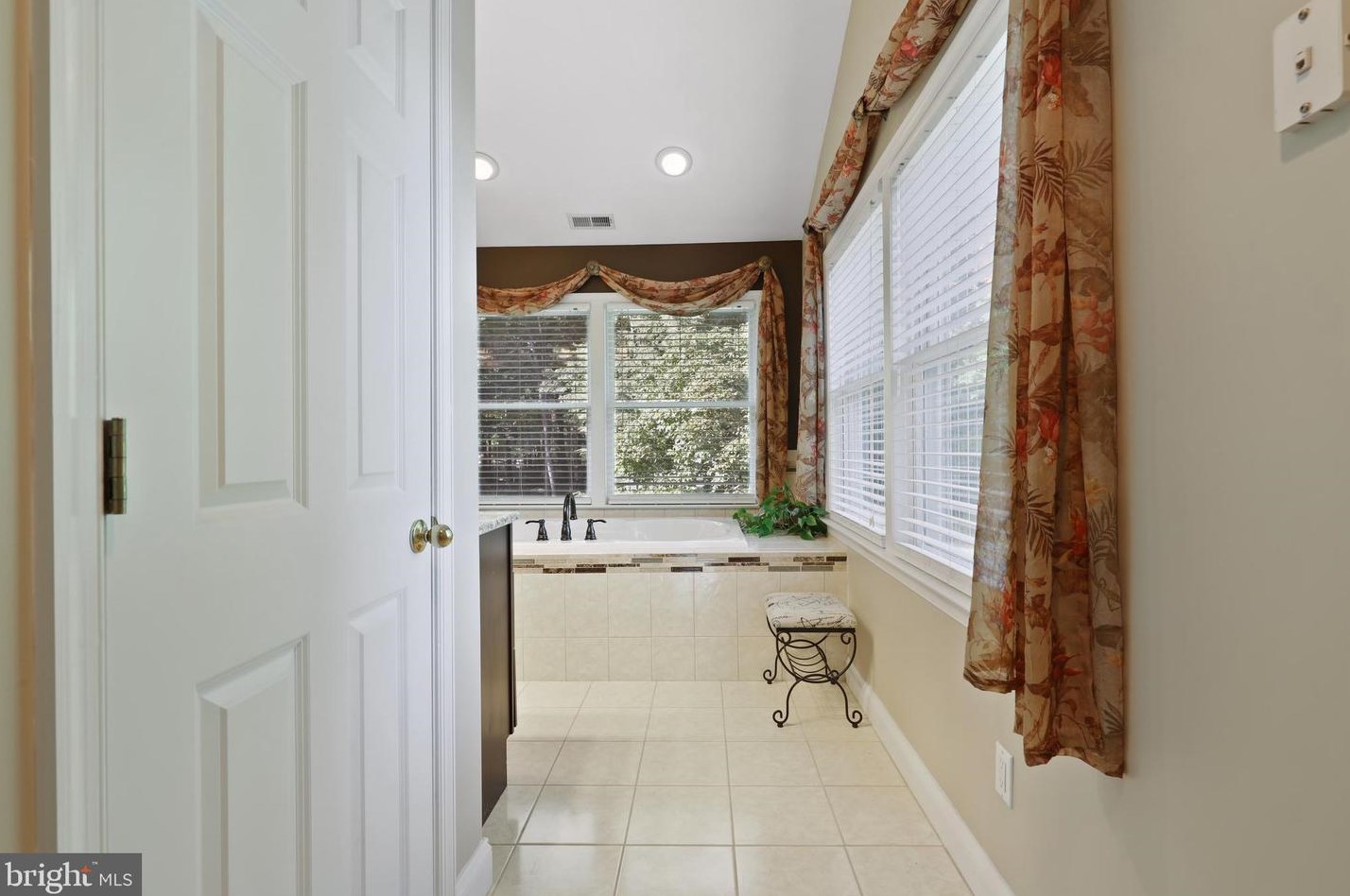 5710 Cabbage Spring Rd, Mount Airy MD  21771-8012 exterior