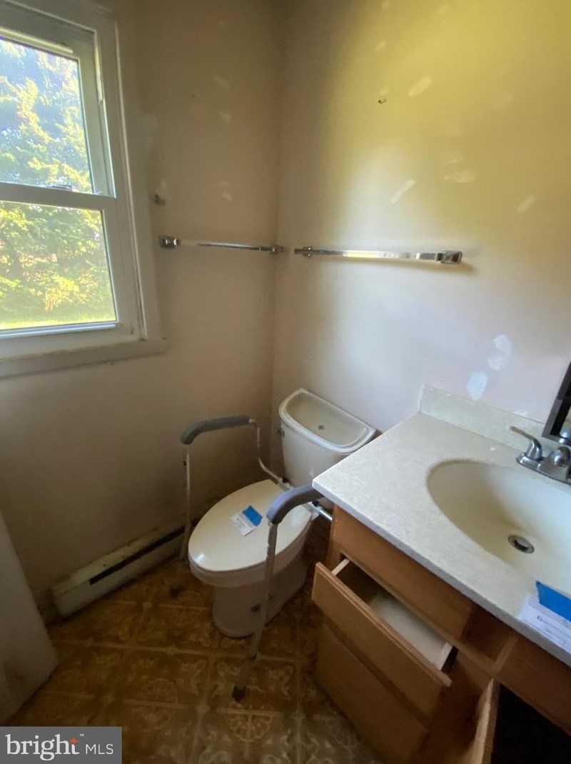 1822 Fawn Way, Patapsco MD 21048-2094 exterior