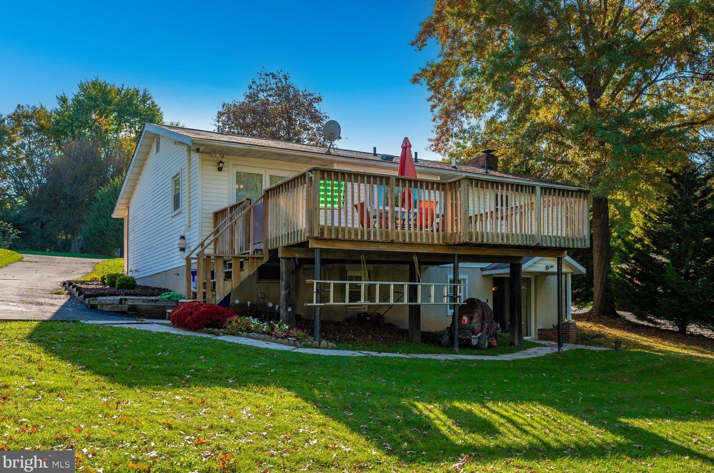 3005 Michael Rd, Mount Airy MD 21771-8922 exterior