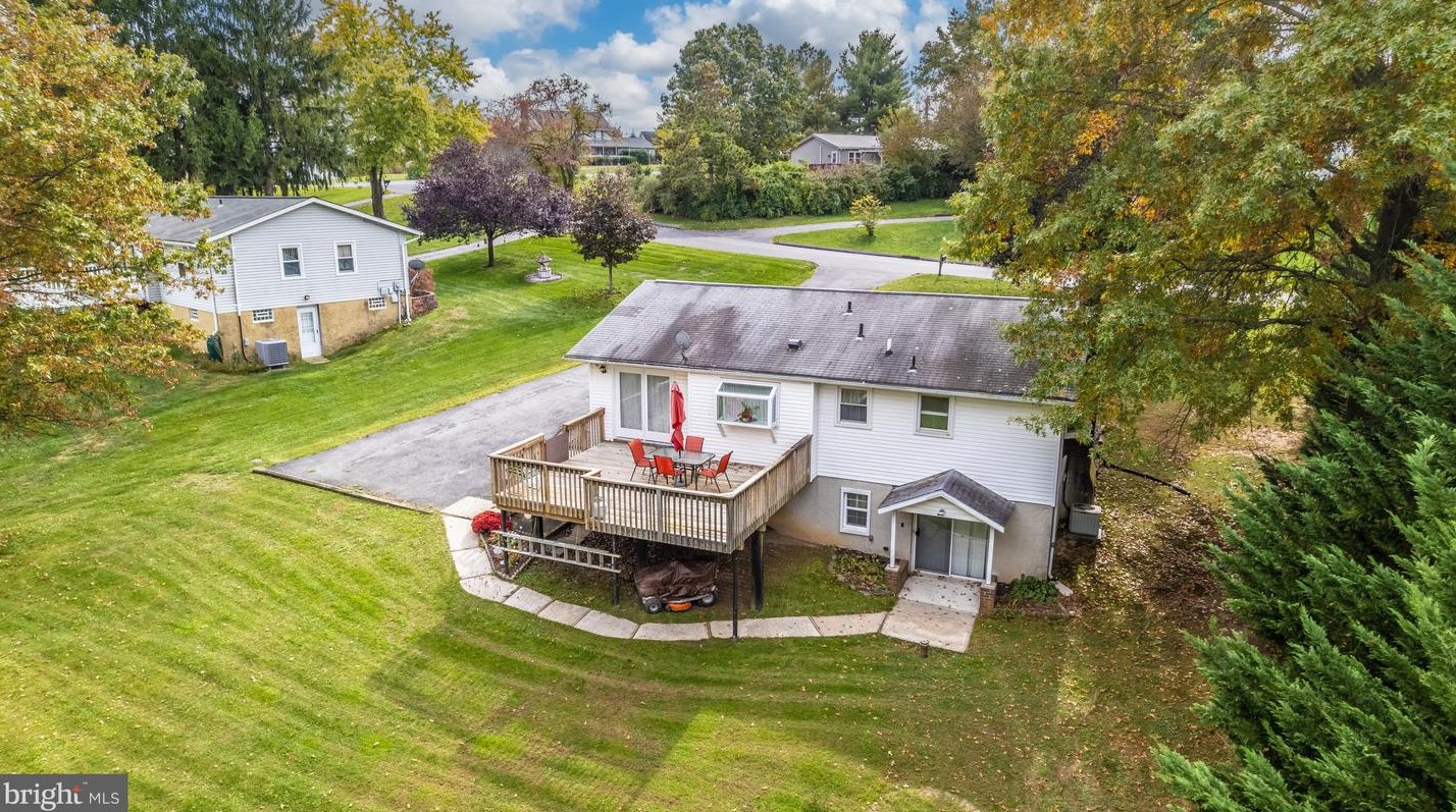 3005 Michael Rd, Mount Airy MD 21771-8922 exterior