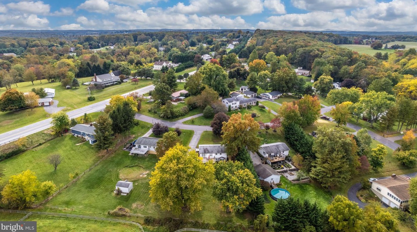 3005 Michael Rd, Mount Airy MD 21771-8922 exterior