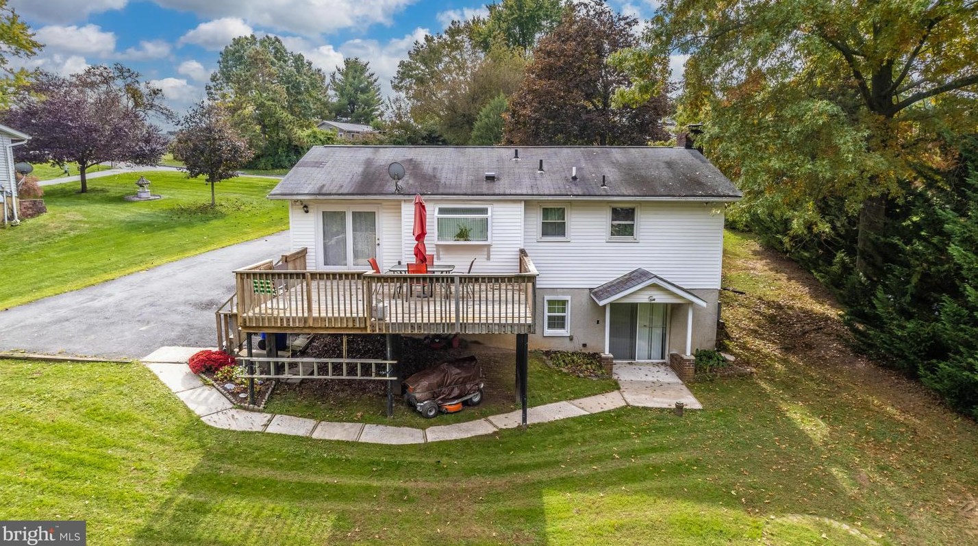 3005 Michael Rd, Mount Airy MD 21771-8922 exterior