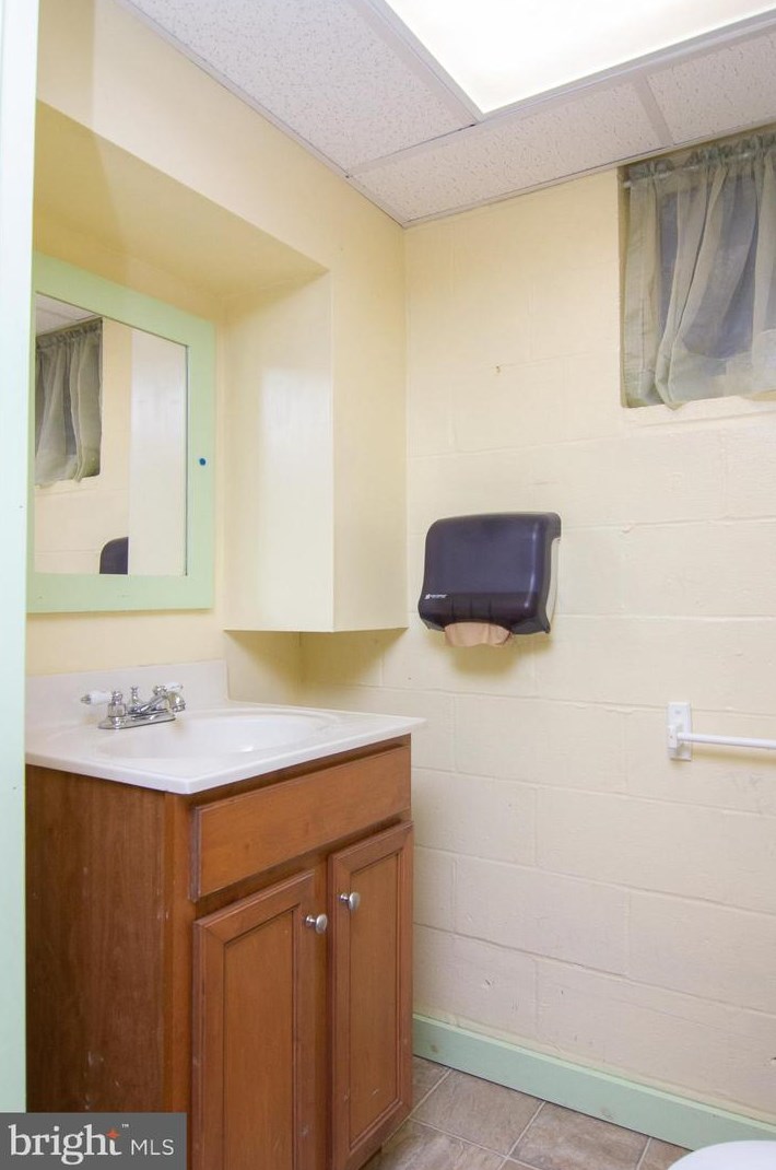 2401 Albert Rill Rd, Hampstead MD  21074-1014 exterior