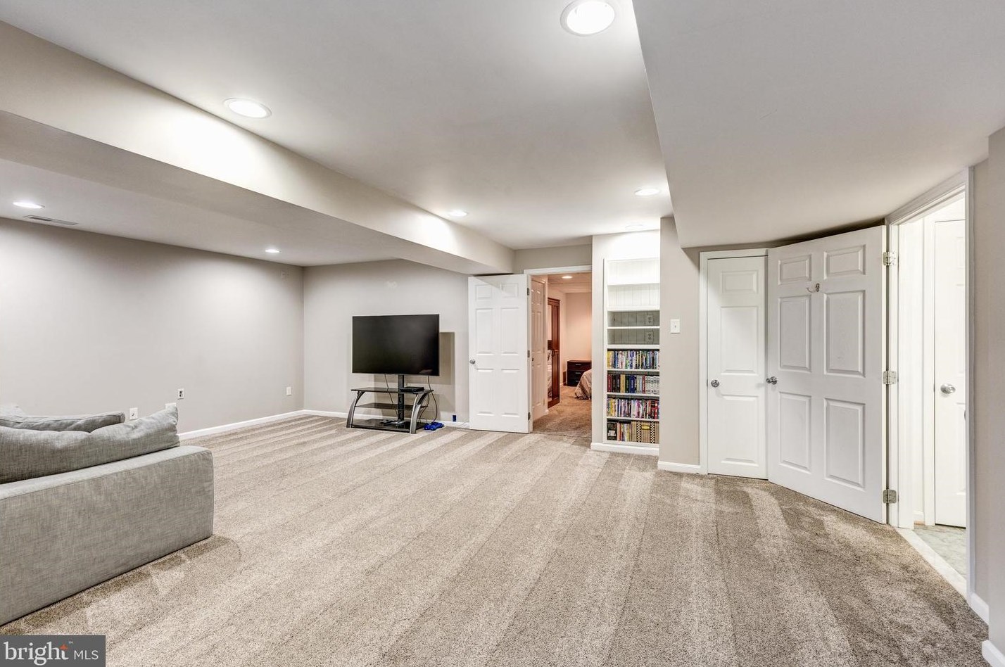 1303 Marian Way, Mount Airy MD 21771-5873 exterior