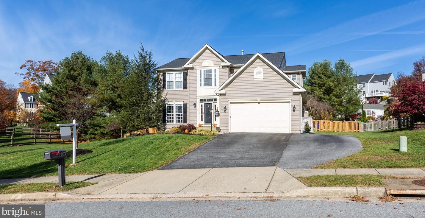 1303 Marian Way, Mount Airy MD 21771-5873 exterior