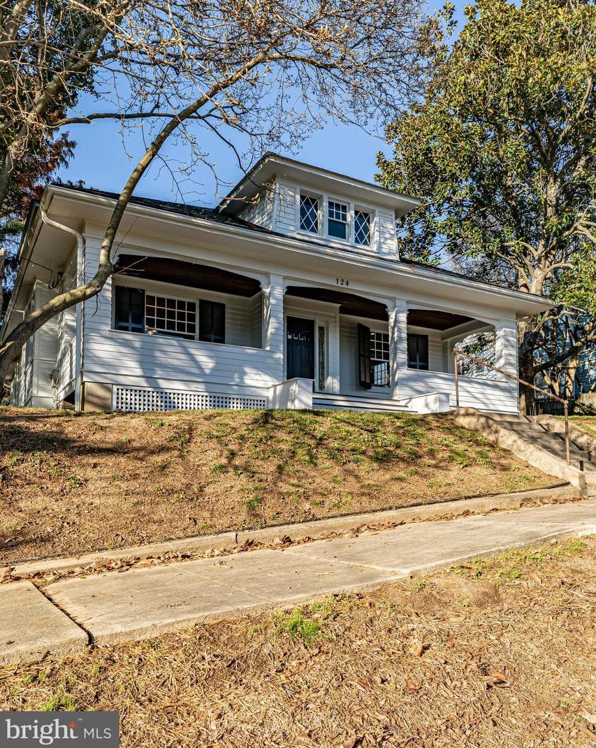 124 Main St, New Windsor MD  21776-9756 exterior