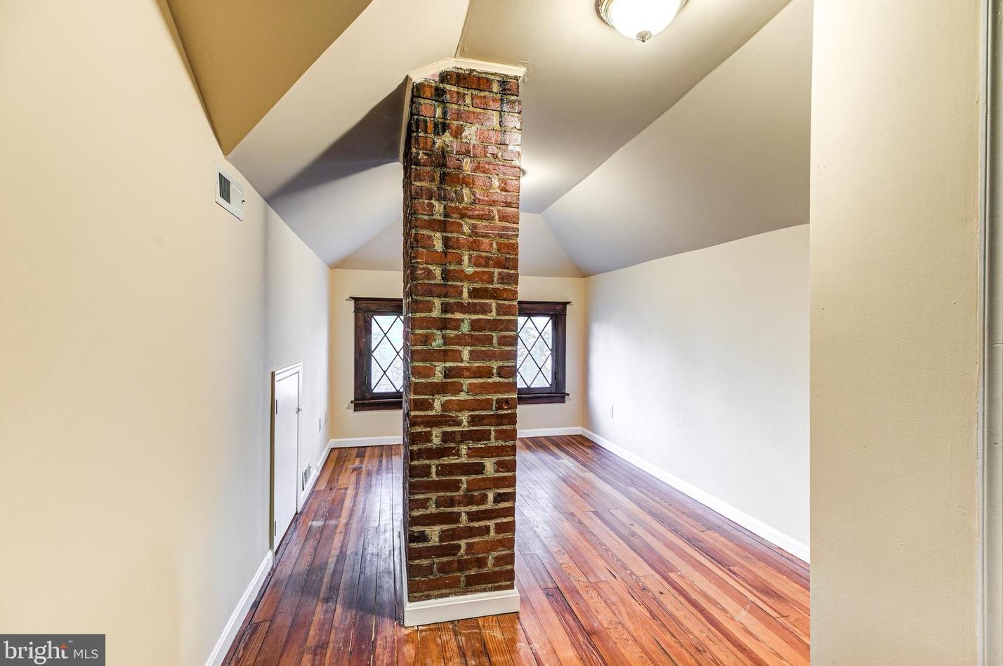 124 Main St, New Windsor MD  21776-9756 exterior