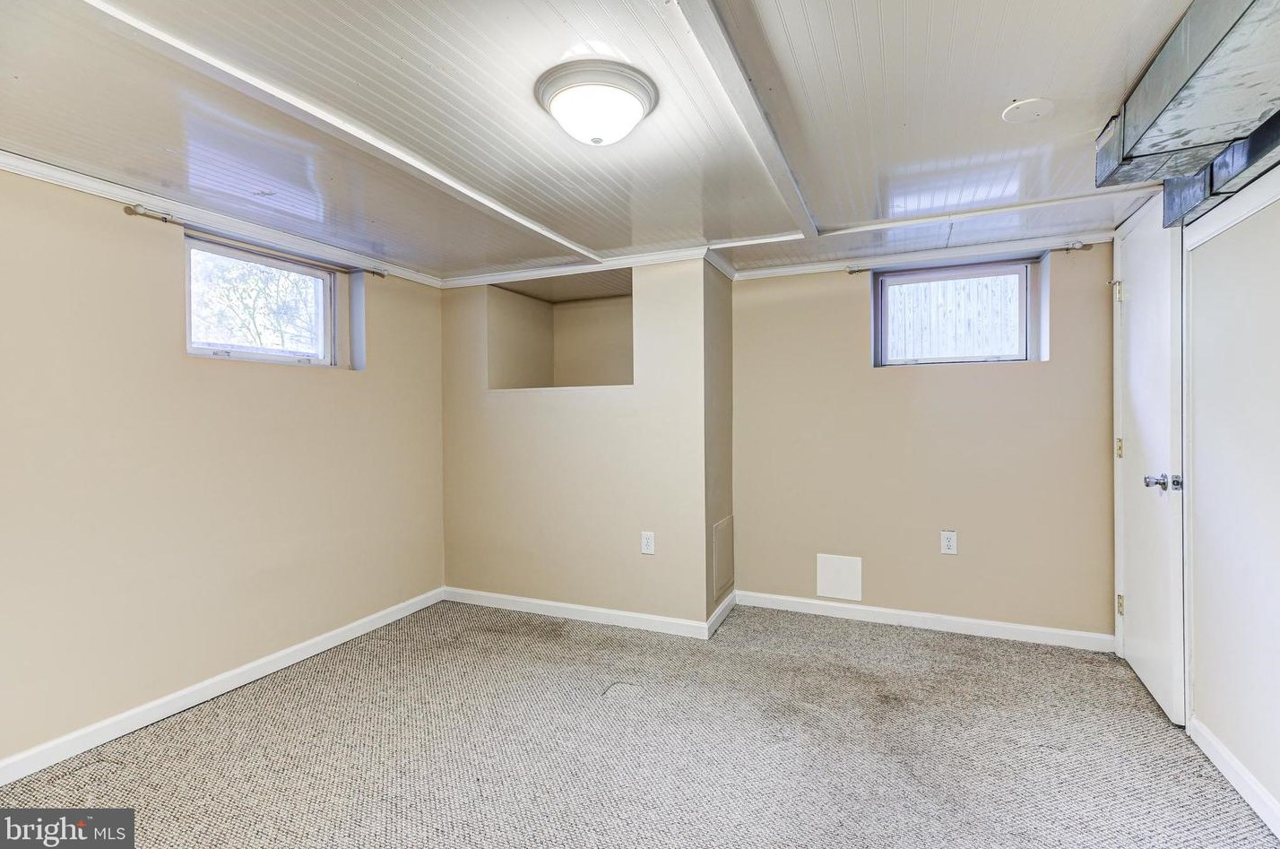 124 Main St, New Windsor MD  21776-9756 exterior