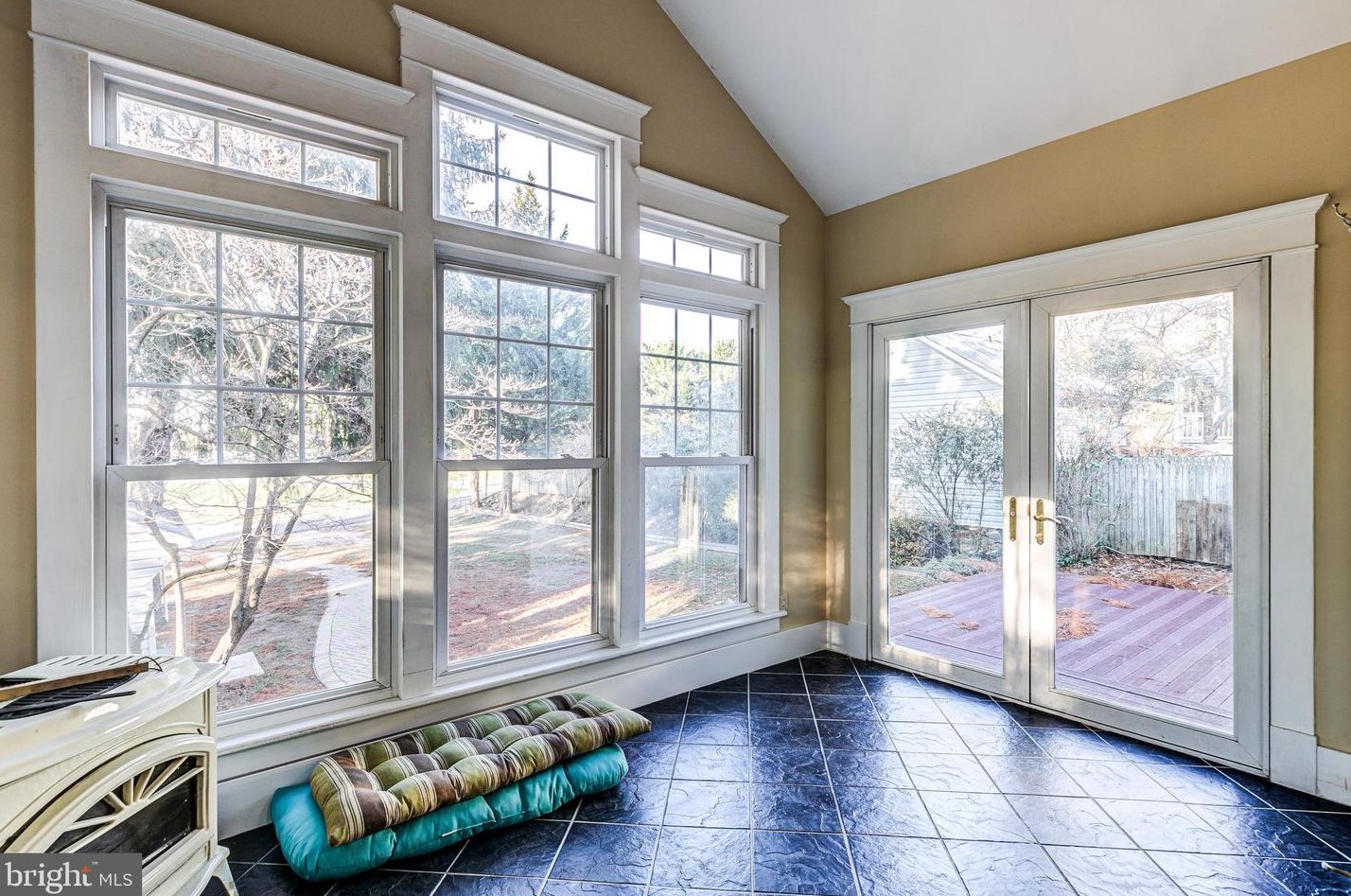 124 Main St, New Windsor MD  21776-9756 exterior