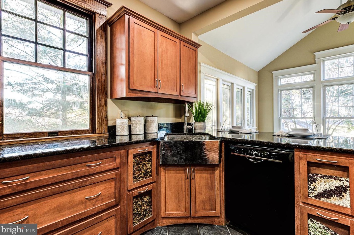 124 Main St, New Windsor MD  21776-9756 exterior