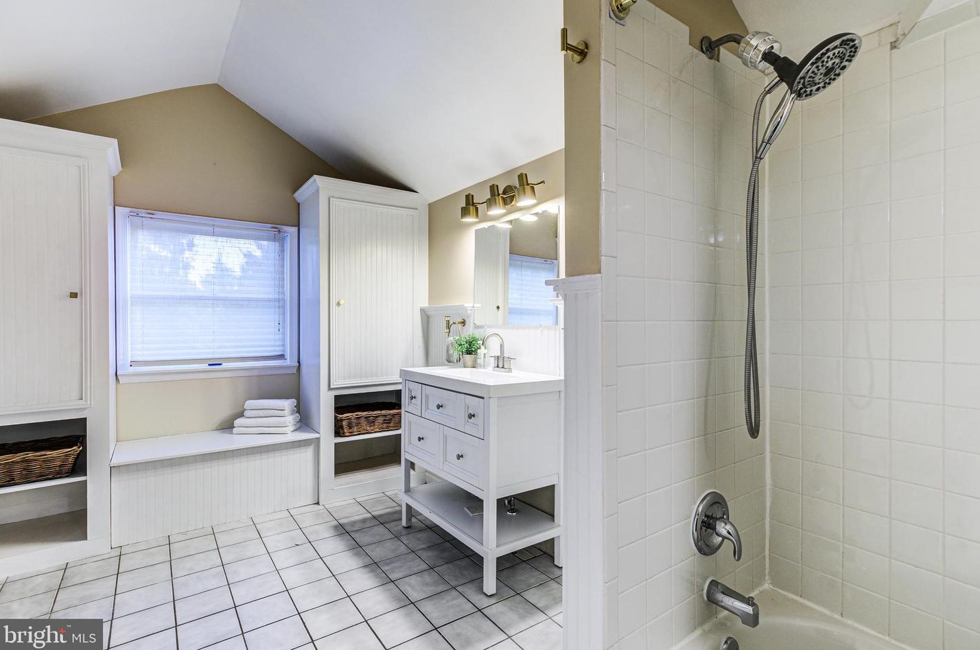 124 Main St, New Windsor MD  21776-9756 exterior