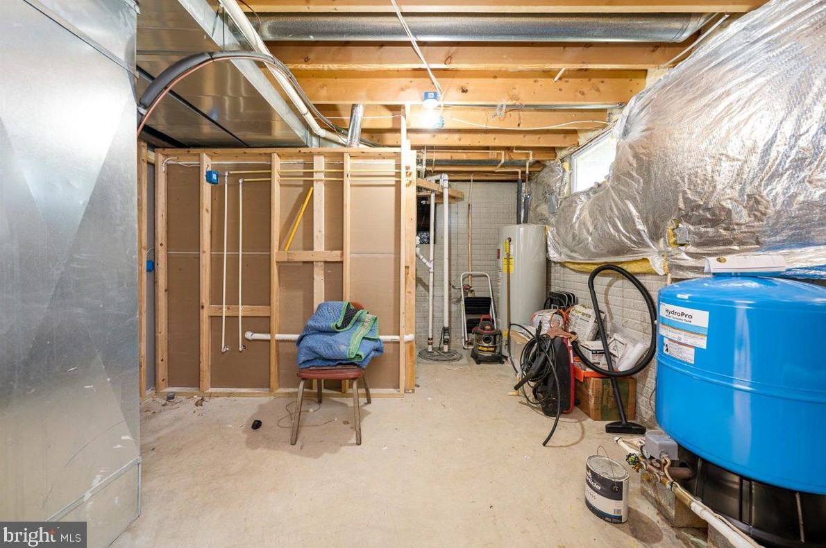 1115 Slingluff Rd, New Windsor MD  21776-9322 exterior