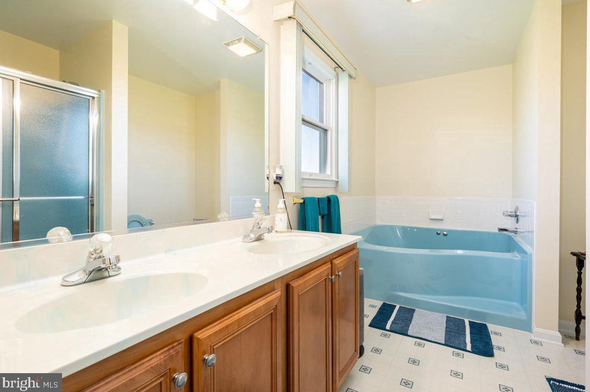 1115 Slingluff Rd, New Windsor MD  21776-9322 exterior