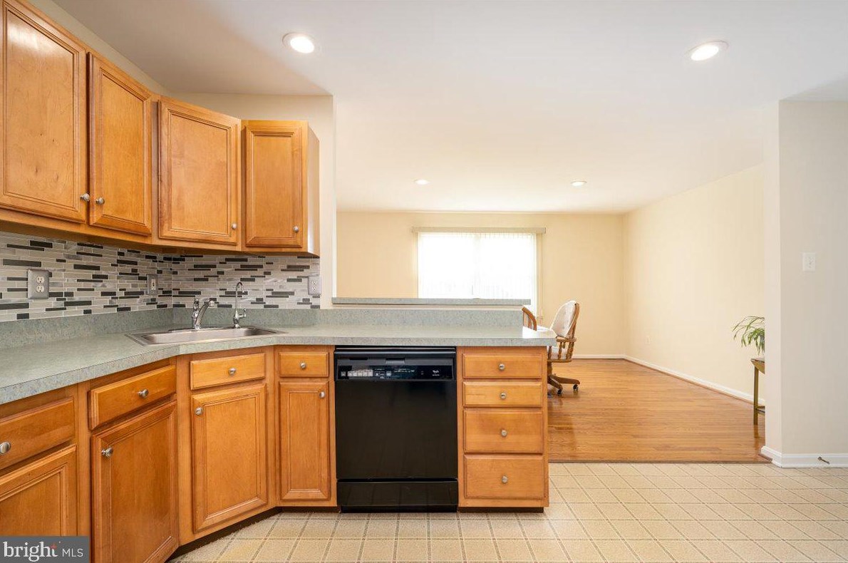 1115 Slingluff Rd, New Windsor MD  21776-9322 exterior