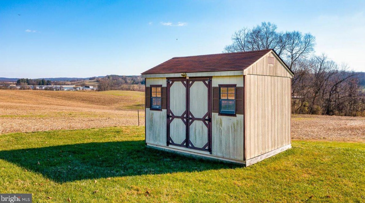 1115 Slingluff Rd, New Windsor MD  21776-9322 exterior