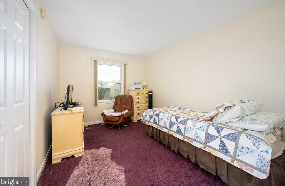 1115 Slingluff Rd, New Windsor MD  21776-9322 exterior