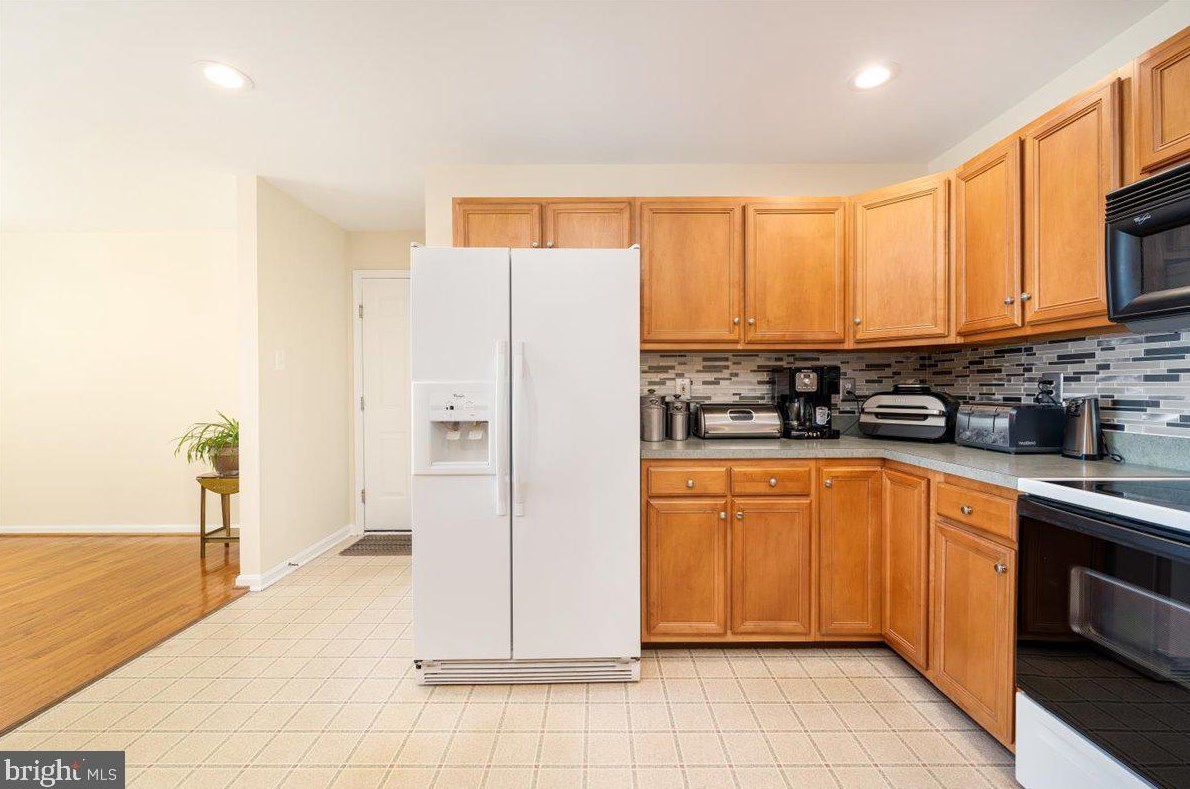 1115 Slingluff Rd, New Windsor MD  21776-9322 exterior