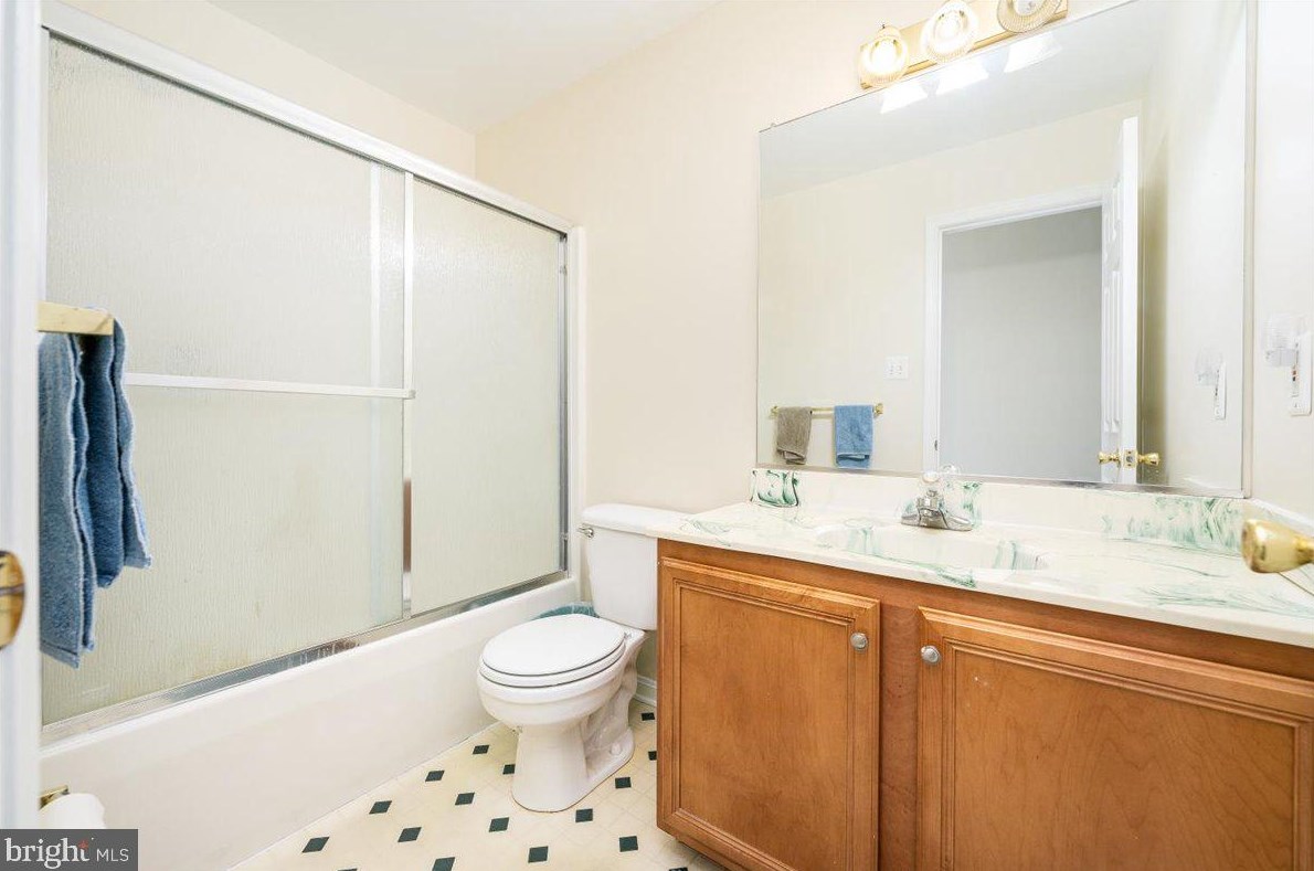 1115 Slingluff Rd, New Windsor MD  21776-9322 exterior