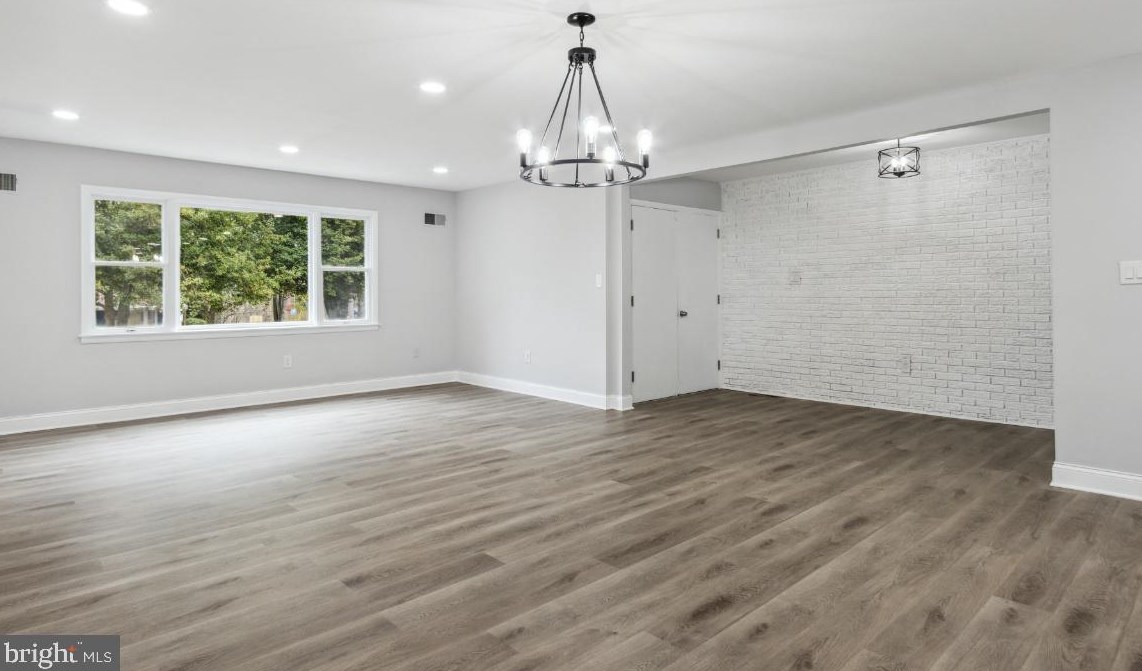 2124 Woodview Rd, Patapsco MD  21048-1118 exterior