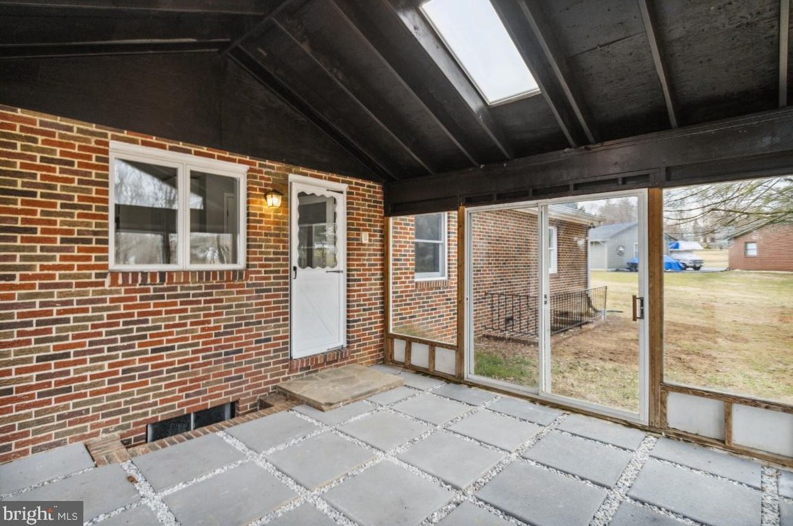 2124 Woodview Rd, Patapsco MD  21048-1118 exterior