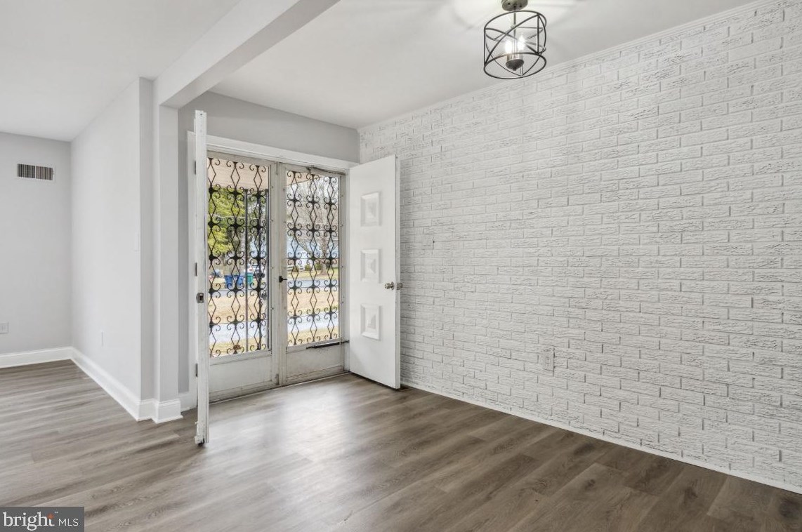 2124 Woodview Rd, Patapsco MD  21048-1118 exterior