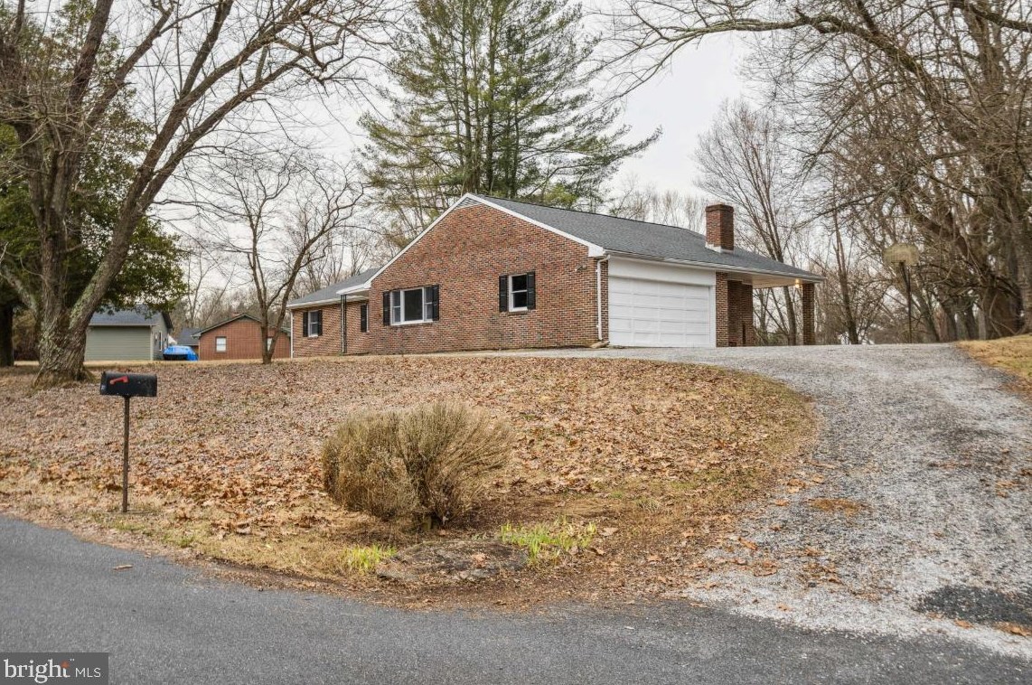 2124 Woodview Rd, Patapsco MD  21048-1118 exterior