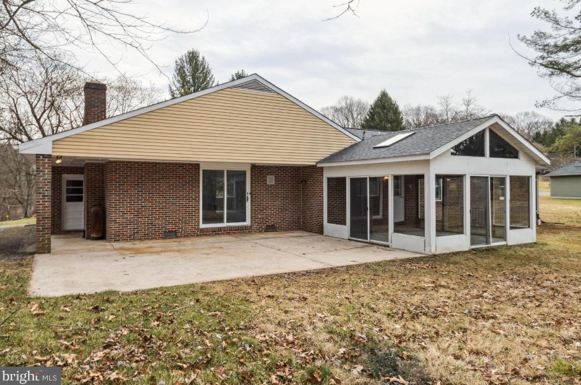 2124 Woodview Rd, Patapsco MD  21048-1118 exterior