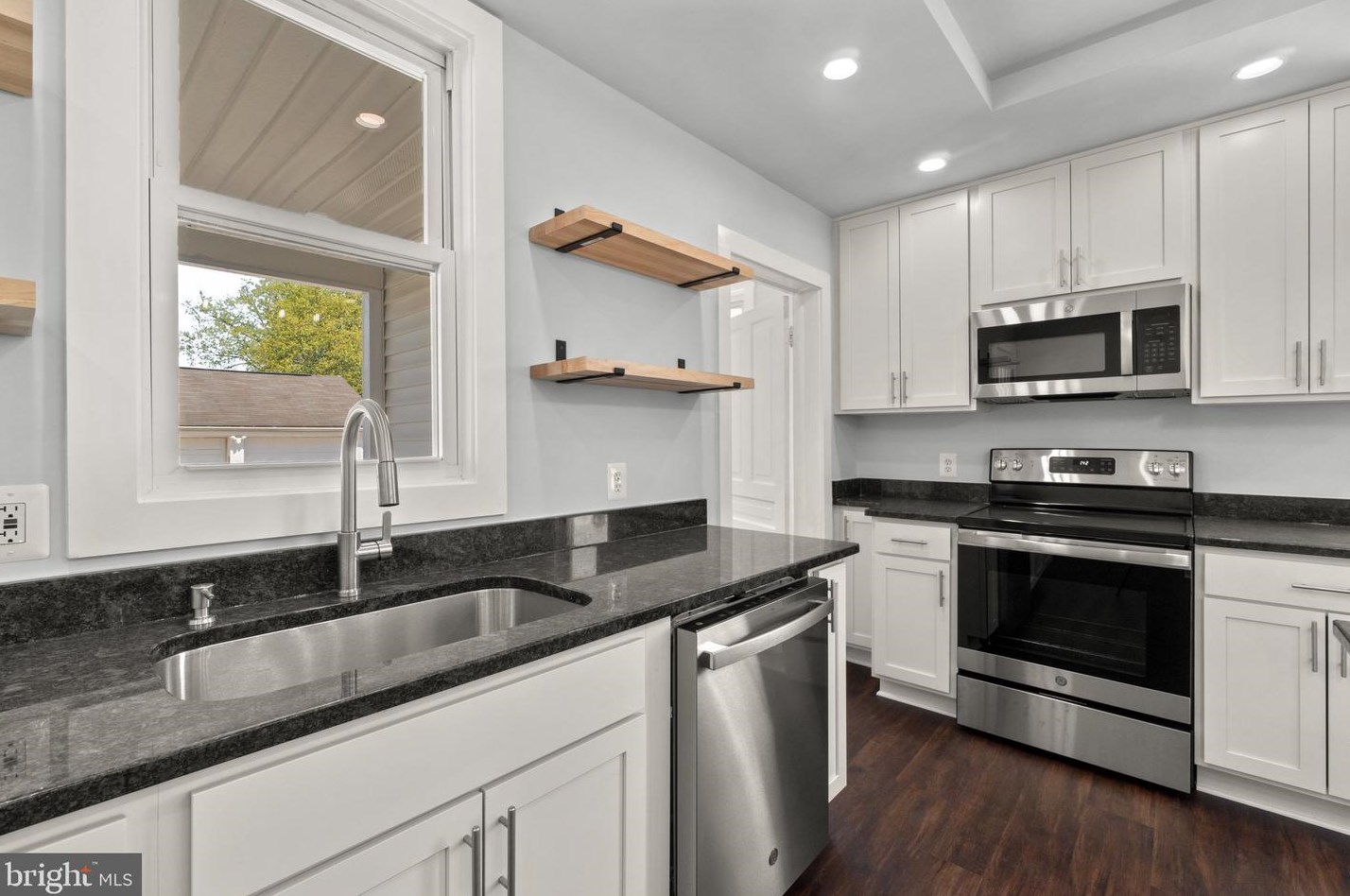 313 Baltimore St, Taneytown MD  21787-2224 exterior