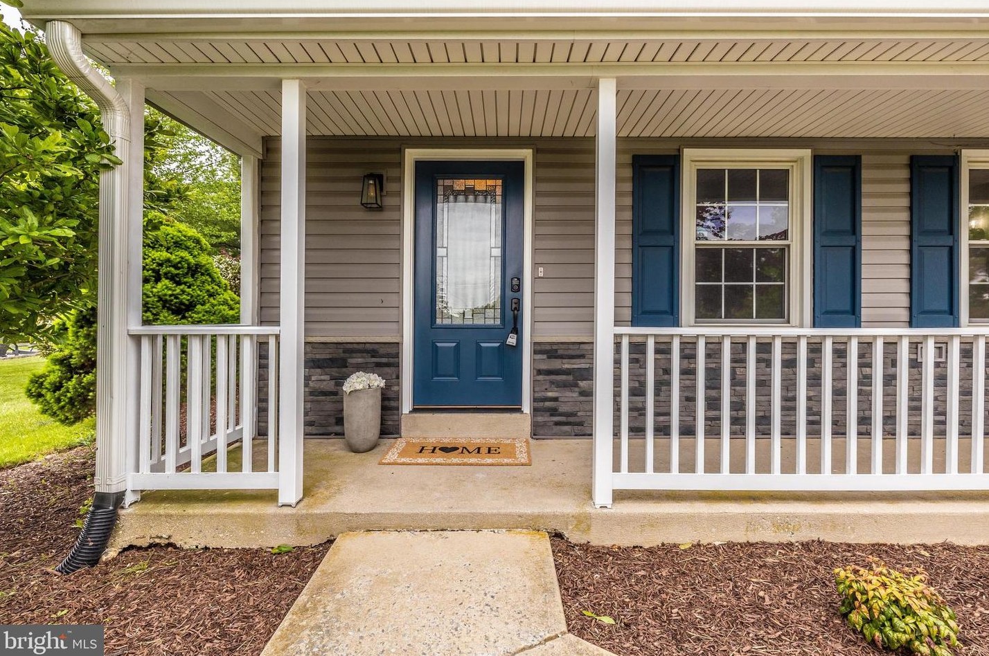 1704 Main St, Mount Airy MD  21771-5398 exterior