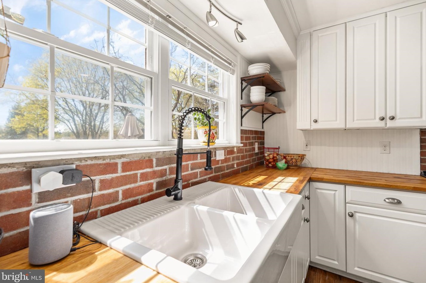 2446 Braddock Rd, Mount Airy MD  21771-8802 exterior