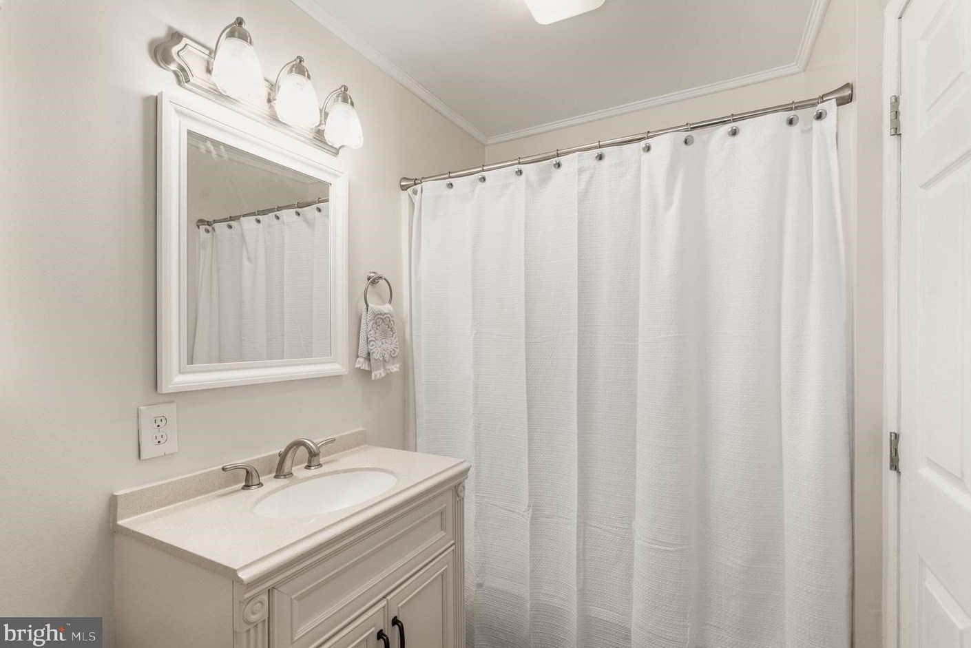 2446 Braddock Rd, Mount Airy MD  21771-8802 exterior