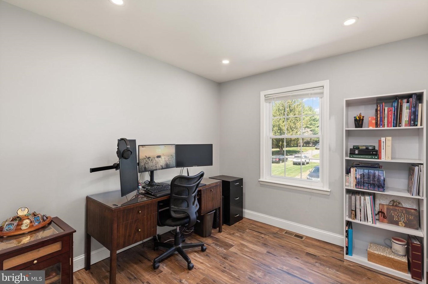 2446 Braddock Rd, Mount Airy MD  21771-8802 exterior