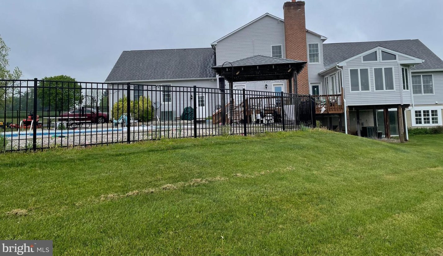 6575 Davis Rd, Mount Airy MD 21771-7205 exterior