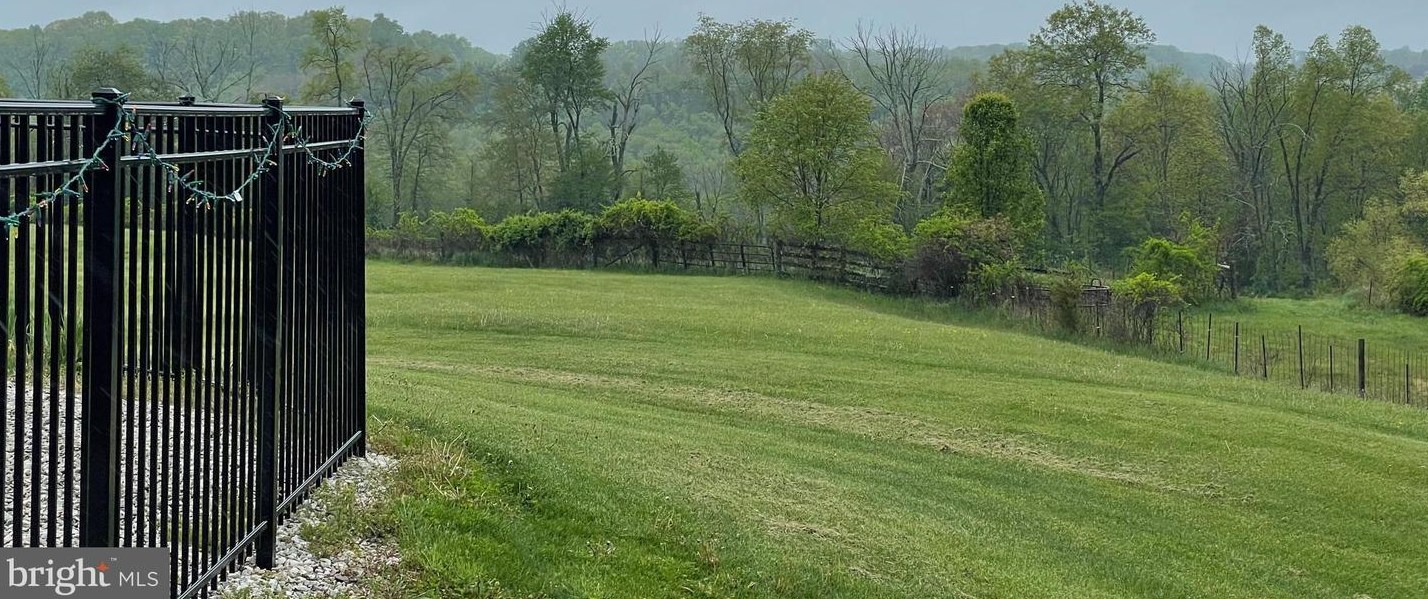 6575 Davis Rd, Mount Airy MD 21771-7205 exterior