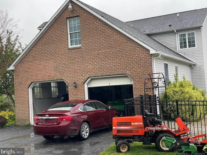 6575 Davis Rd, Mount Airy MD 21771-7205 exterior