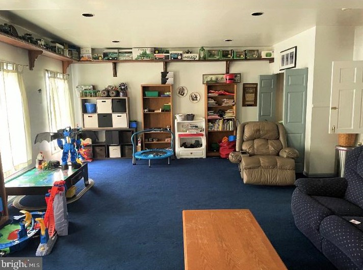 6575 Davis Rd, Mount Airy MD 21771-7205 exterior