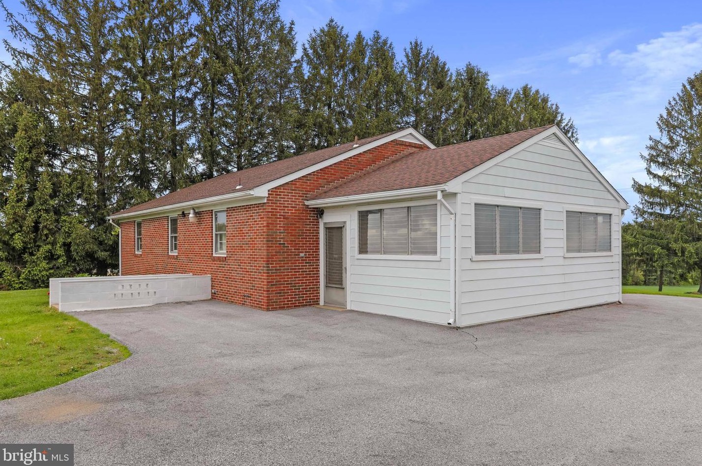 2632 Braddock Rd, Mount Airy MD  21771-8914 exterior