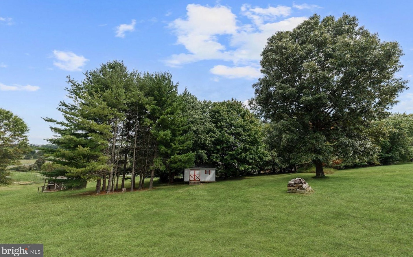 7241 Glenridge Dr, Mount Airy MD  21771-7242 exterior