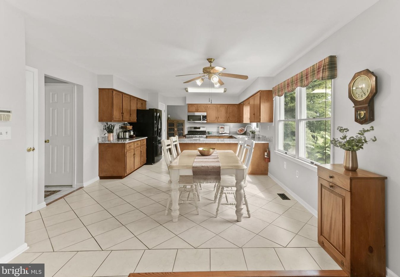 7241 Glenridge Dr, Mount Airy MD  21771-7242 exterior