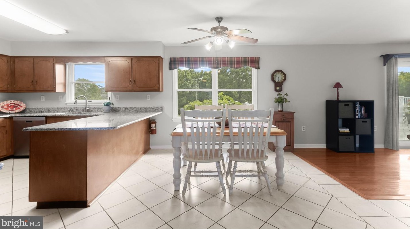 7241 Glenridge Dr, Mount Airy MD  21771-7242 exterior