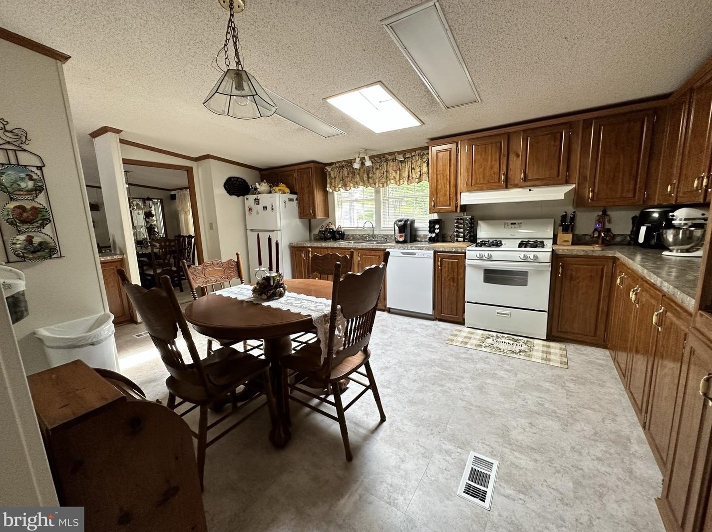 130 Lassiter Cir, Patapsco MD  21048-1801 exterior