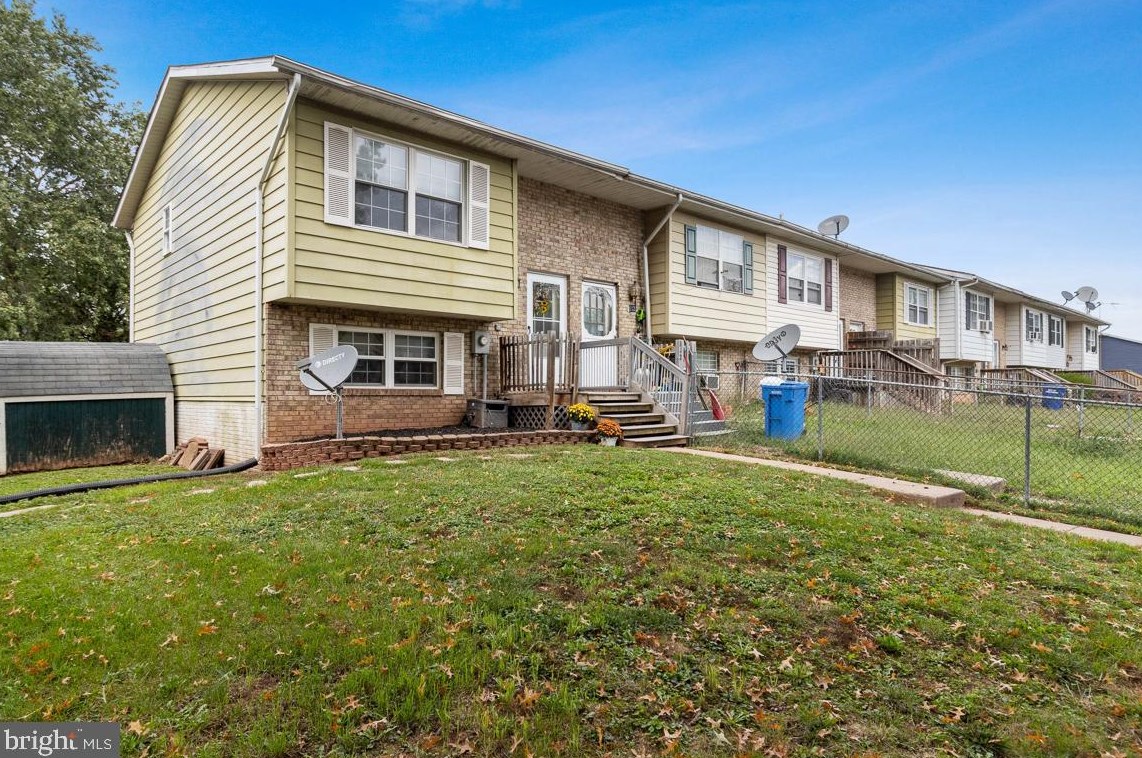 114 Carnival Dr, Taneytown MD  21787-2411 exterior