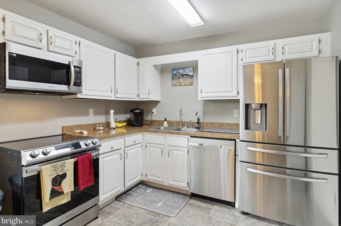 114 Carnival Dr, Taneytown MD  21787-2411 exterior