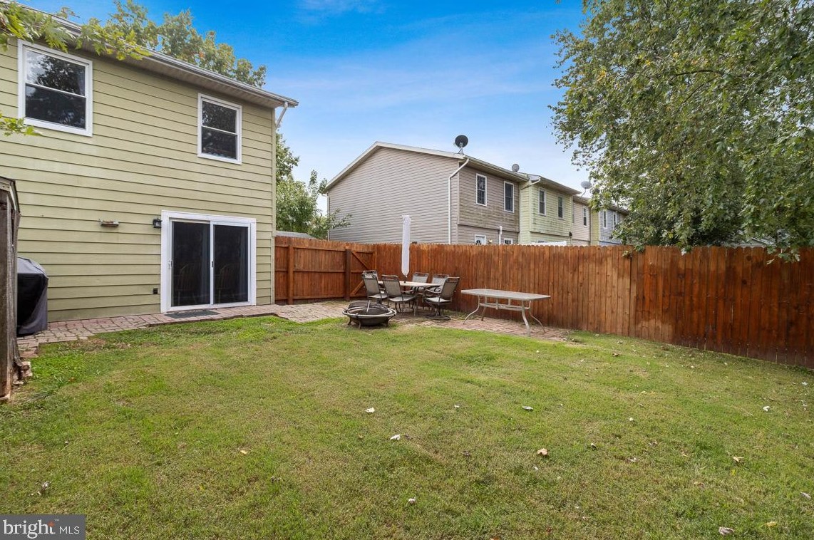 114 Carnival Dr, Taneytown MD  21787-2411 exterior