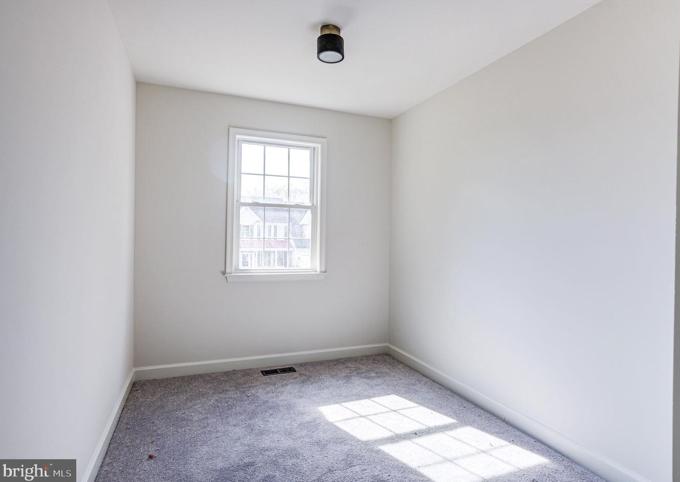 710 Longbow Rd, Mount Airy MD  21771-5870 exterior