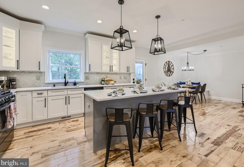 912 Lorraine Dr, Patapsco MD exterior