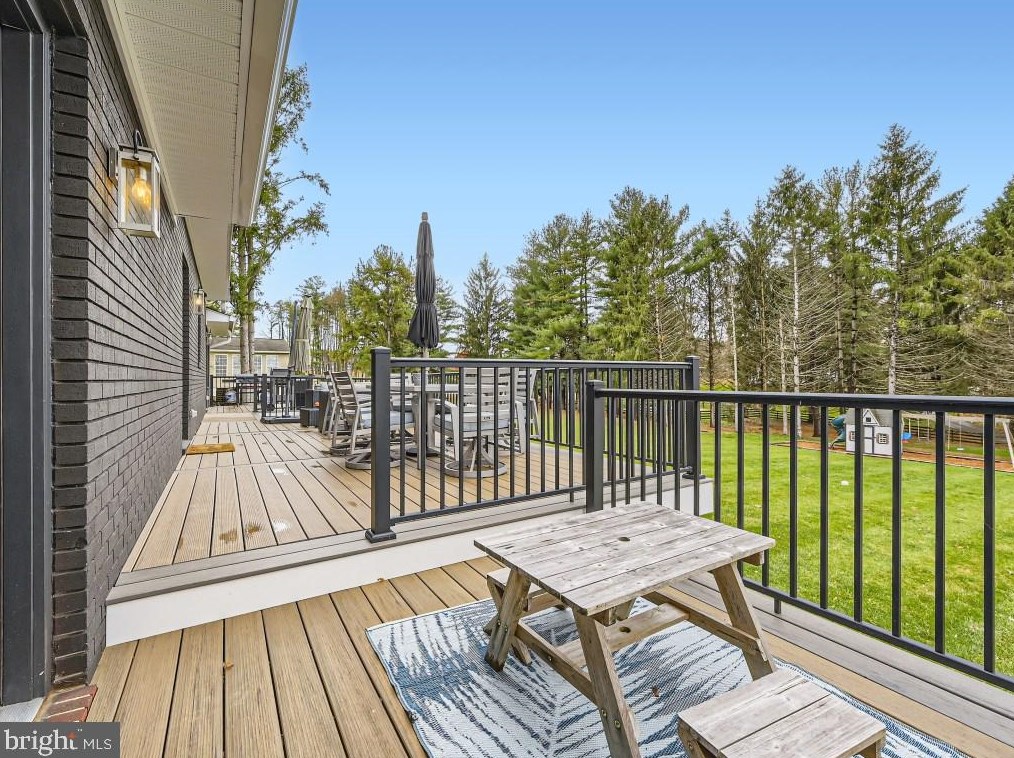 912 Lorraine Dr, Patapsco MD exterior