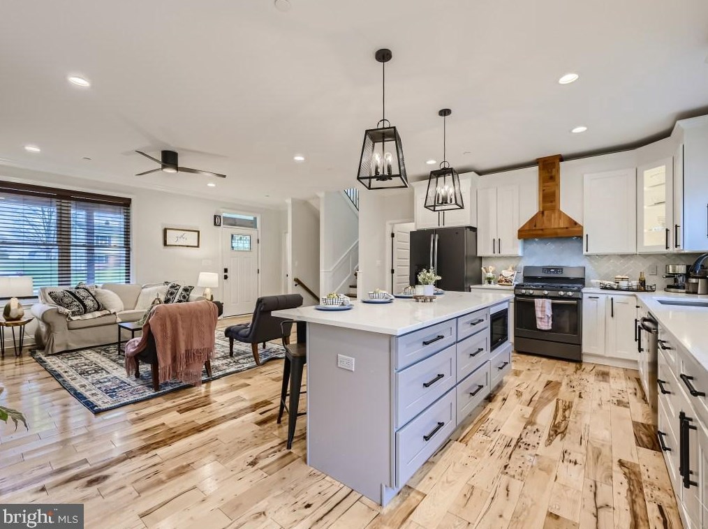 912 Lorraine Dr, Patapsco MD exterior